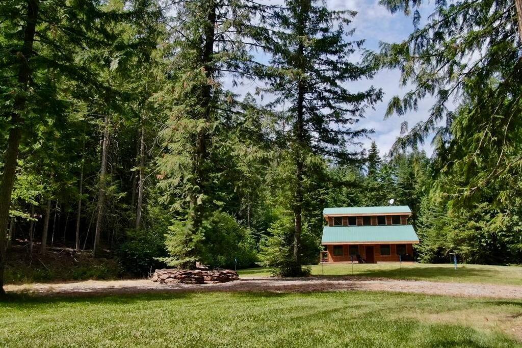 Cedar Cabin Near Silverwood Spirit Lake Exterior photo